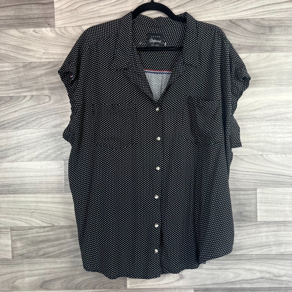 Jachs Girlfriend Blouse Women's 2X Black Geometric Rayon Cap‎ Sleeve Button-Up